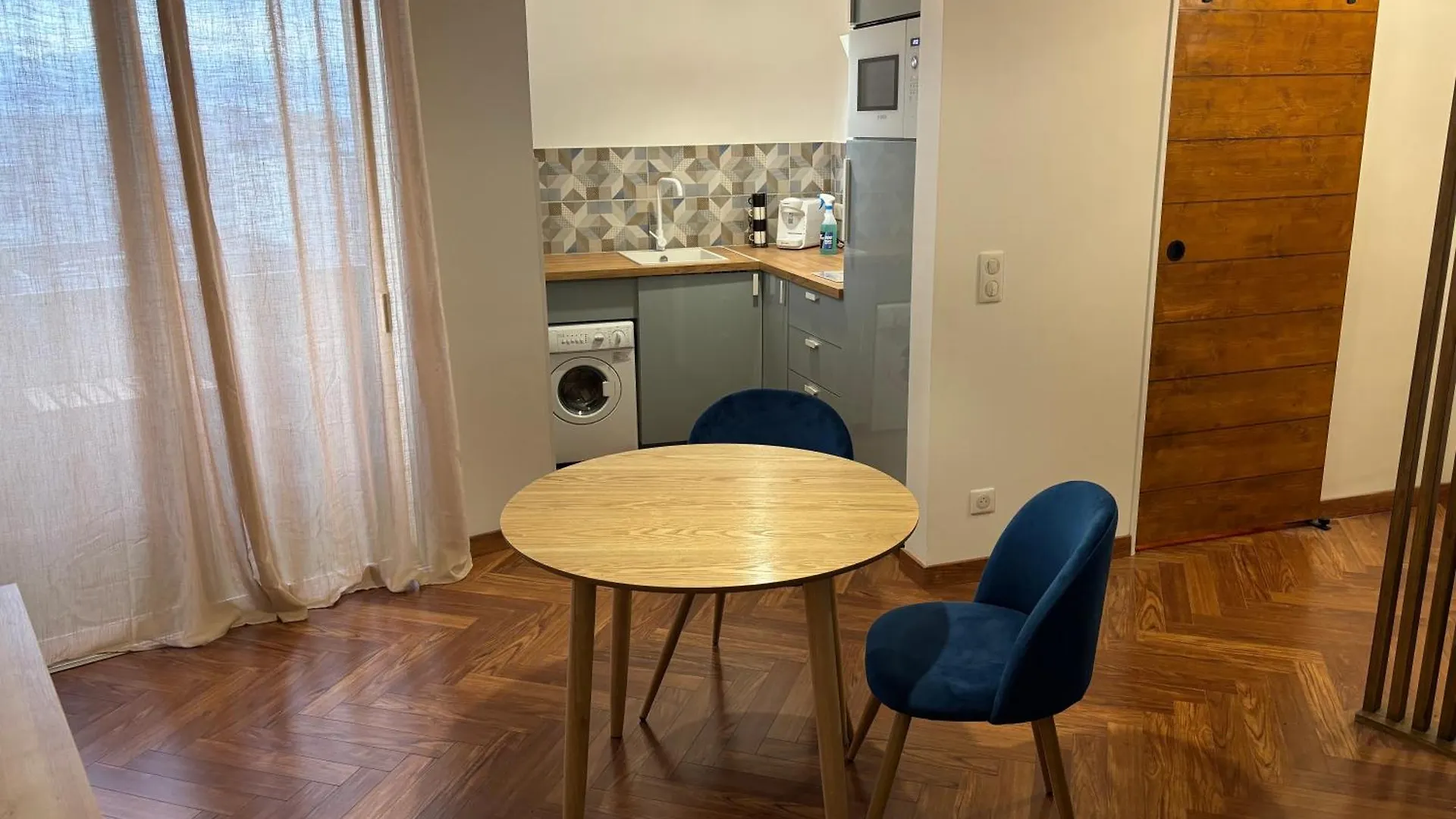 סאן-לורן-דו-ואר Elegant Studio De 25M2